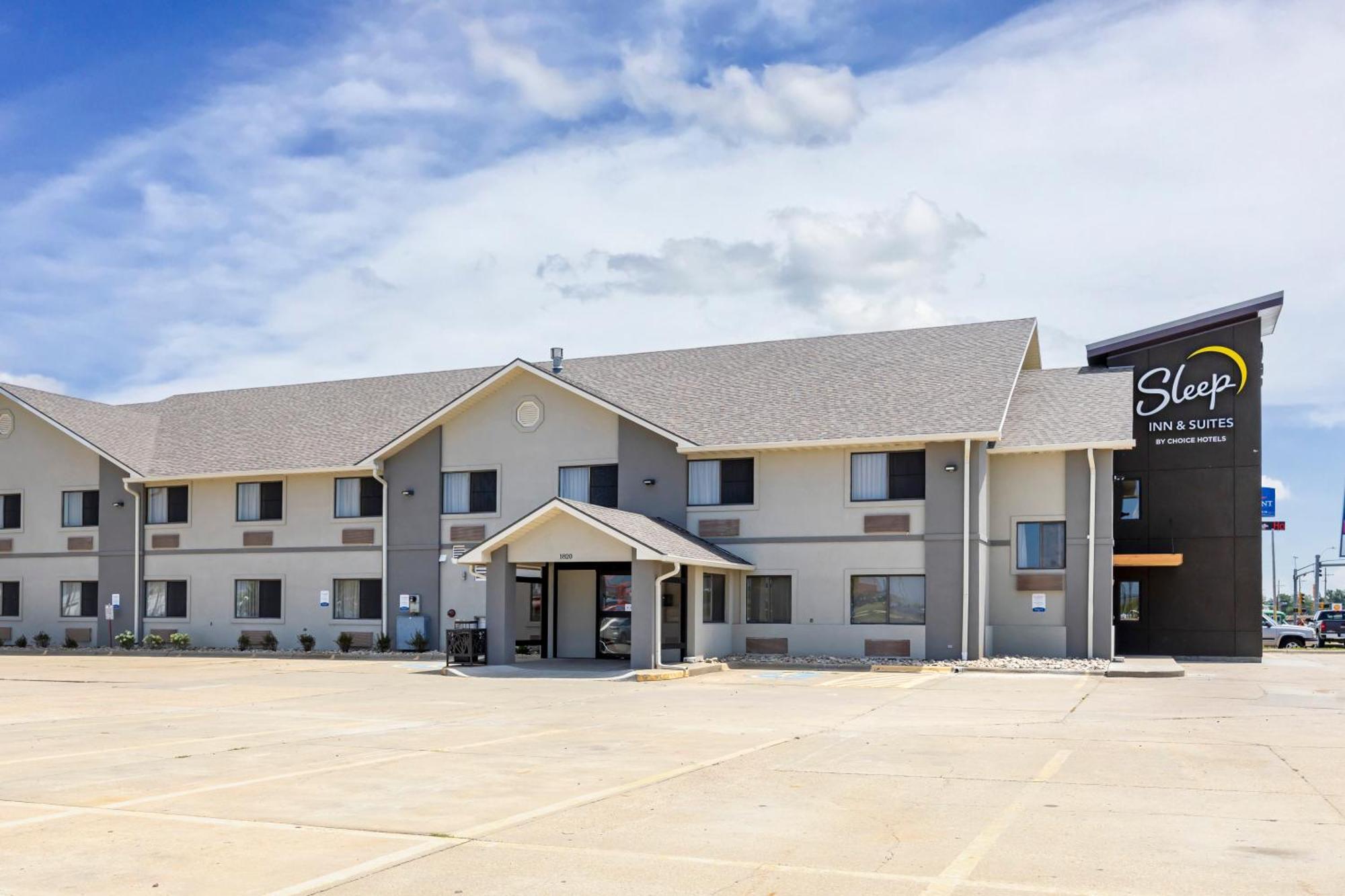 Sleep Inn & Suites Salina I-135 Экстерьер фото